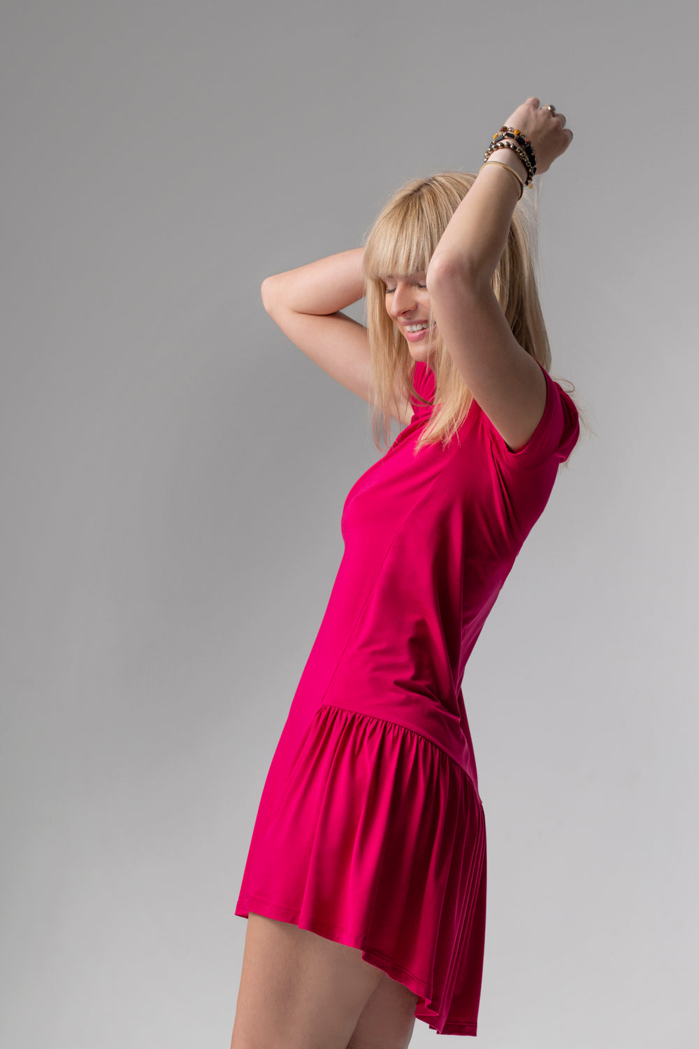 Jackie koszulka nocna / sukienka loungewear z falbanką – rubinowa_4