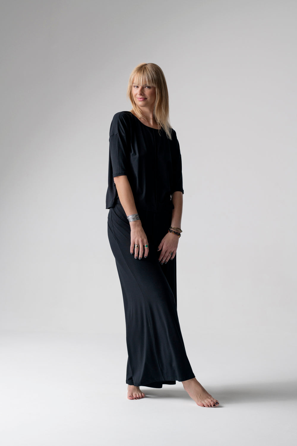 Jackie piżama loungewear z szerokimi spodniami – czarna_5