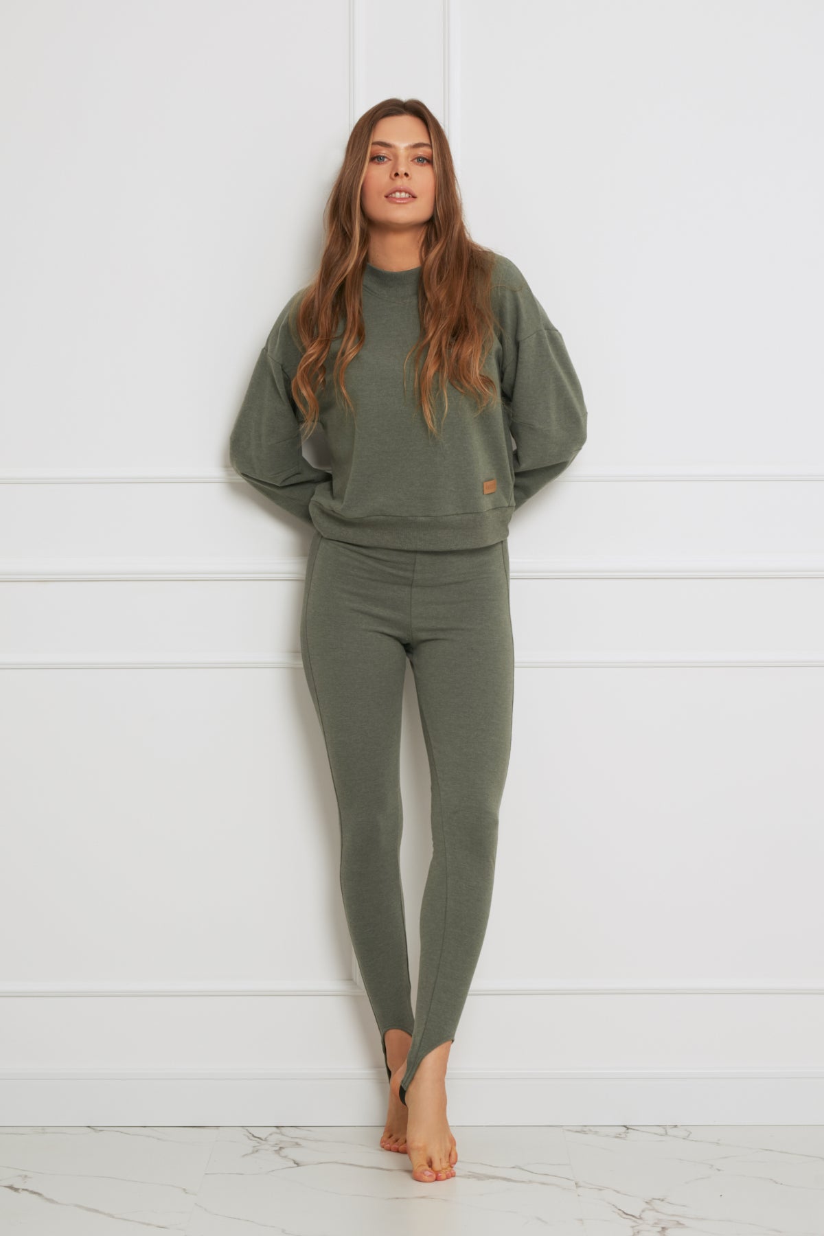 Loungewear legginsy z zapiętkami – zielony melanż_2