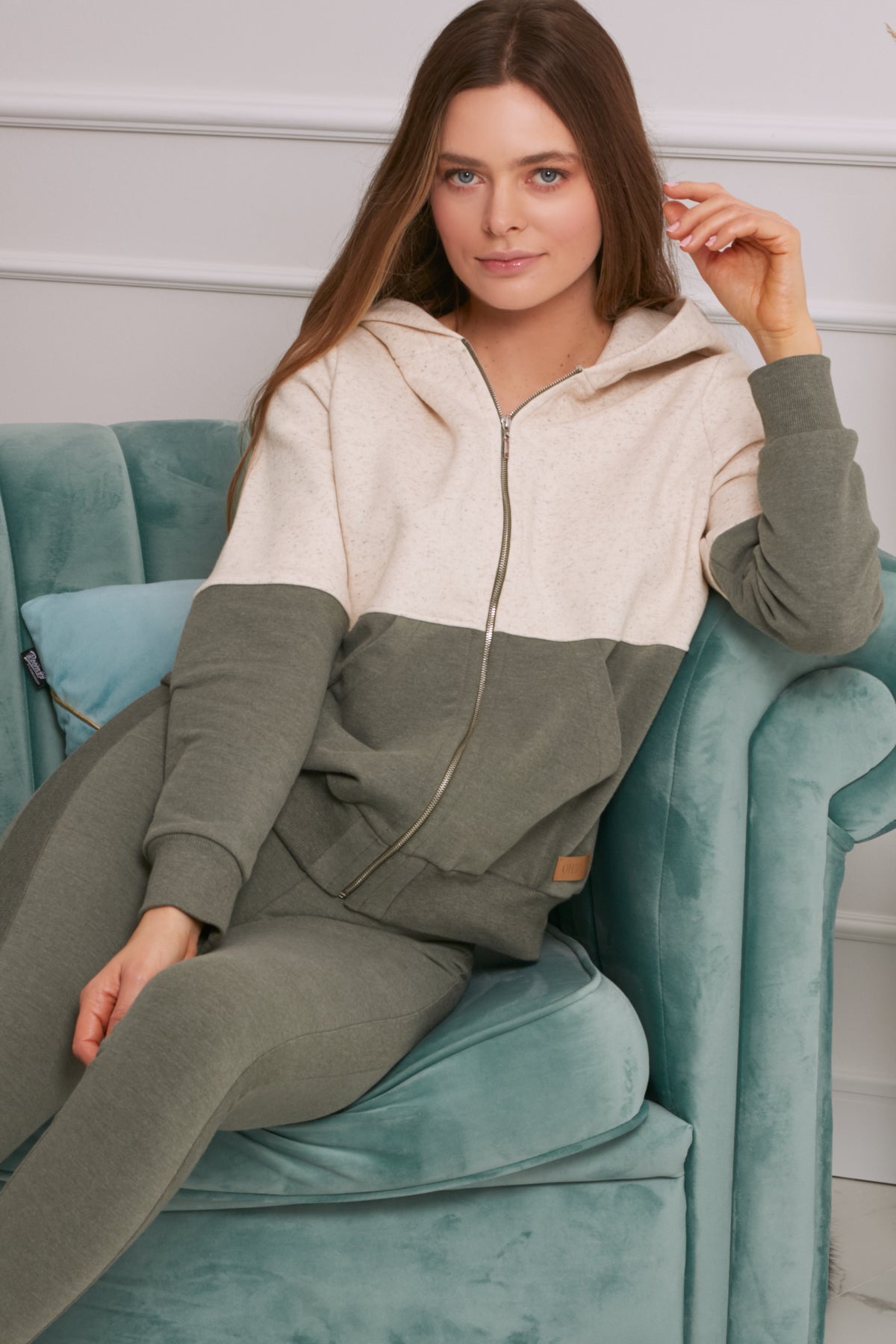 Loungewear dwukolorowa bluza dresowa z kapturem – zielony i beżowy melanż_2