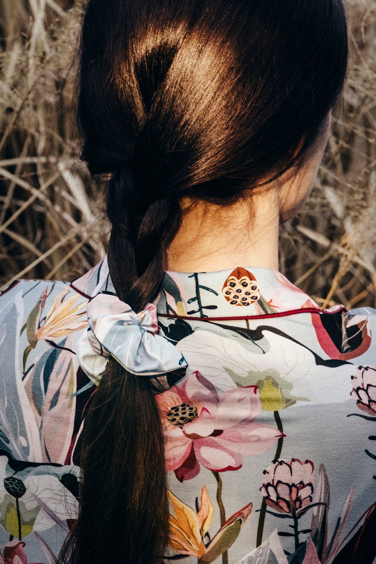 Zestaw 2 gumek do włosów scrunchie – kwiatowy print_5